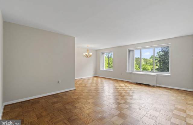 3000 SPOUT RUN Parkway photos photos