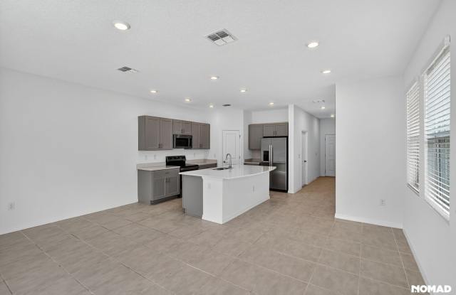 Charming 3BR Townhome in Edgewater photos photos