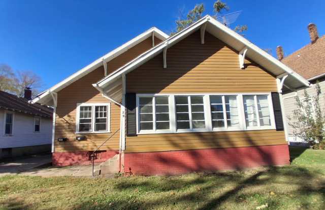 28 S Virginia Ave - 28 South Virginia Avenue, Danville, IL 61832