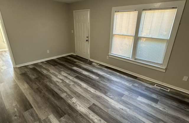 3 Bedroom Home in Rossville – Freshly Renovated & Lawn Care Included! Gallery 3