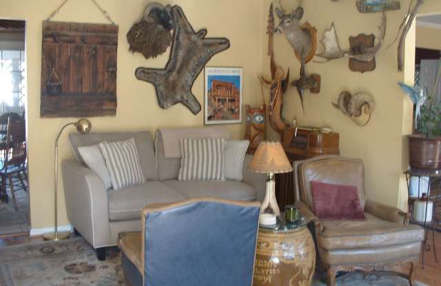 950 S. Dayton St Gallery 4