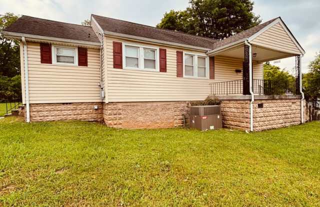 New Chilhowee Event Center Cottage!! photos photos