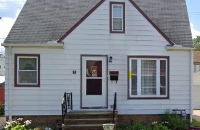 4207 Wood Avenue photos photos
