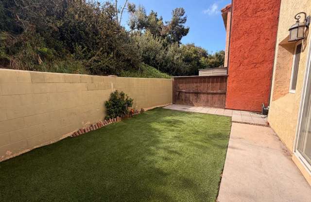 For Rent - 2 Bedroom 1.5 Bath, Private Yard - Move In Special Gallery 3