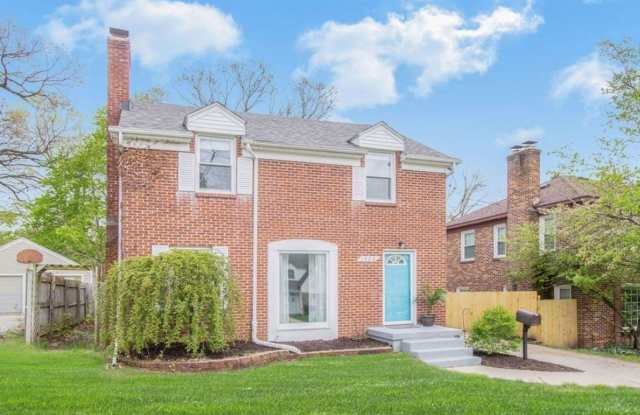 Adorable 3 bedroom home on the SE side! photos photos