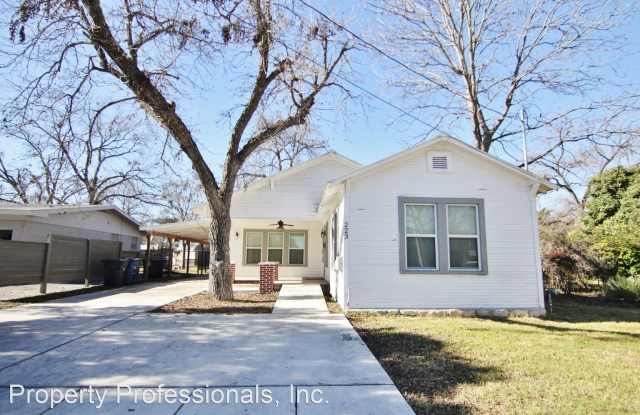 223 E. Bridge - 223 East Bridge Street, New Braunfels, TX 78130