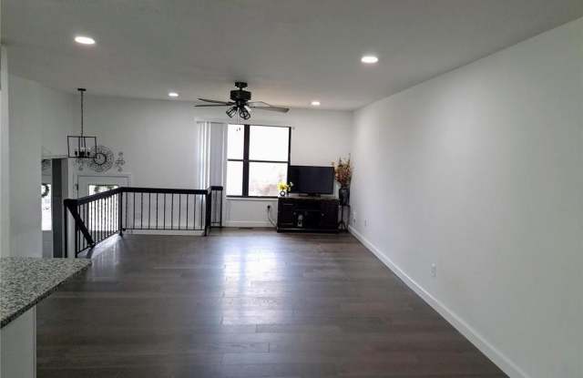 2336 Hempline Court Gallery 3