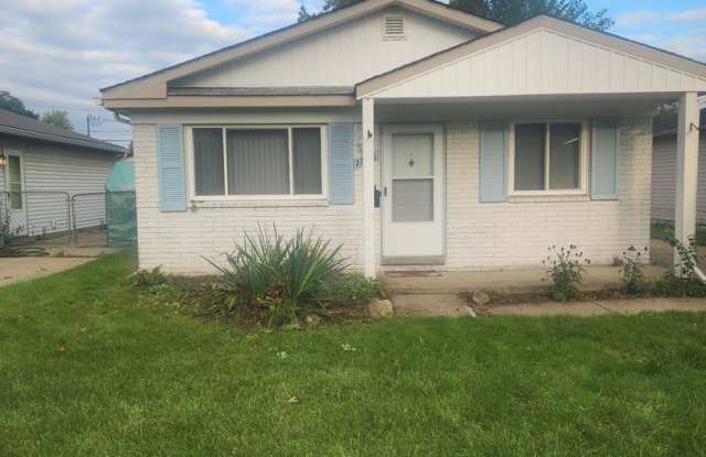 3 Bedroom Ranch - Madison Heights Gallery 1