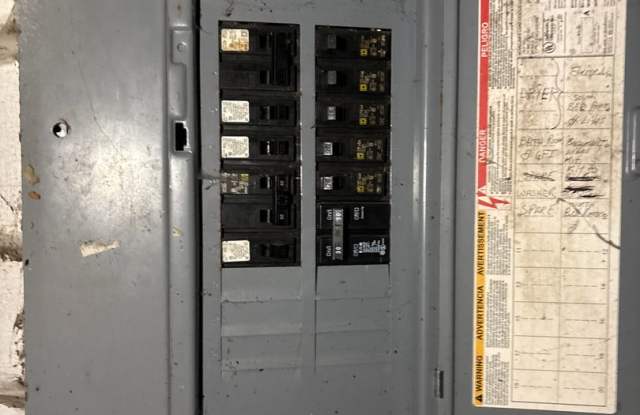 Owner financing / Handyman Special / Investment Opportunity Gallery 4