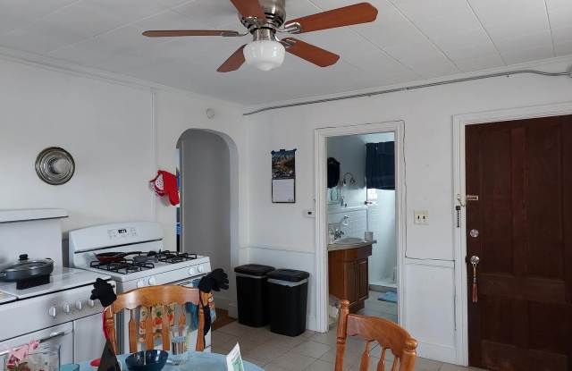 281 Williams Street - 3 photos photos