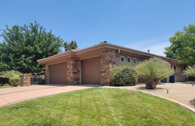 Stylish 4 Bedroom Home with Large Living Spaces photos photos
