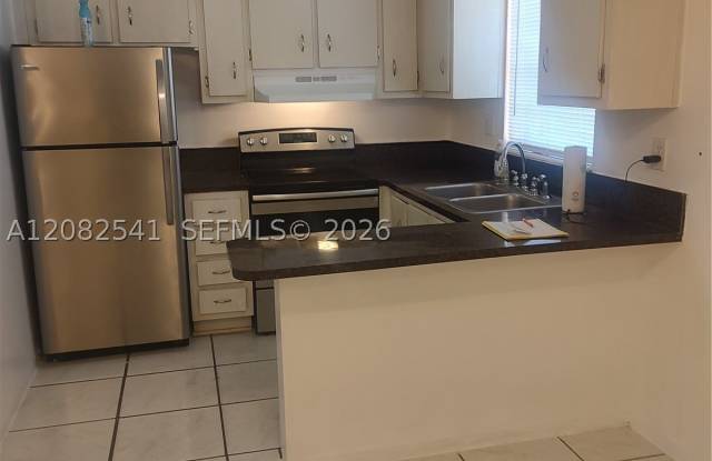 7655 Venetian St Gallery 2