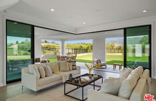 10615 Wood Briar Court Gallery 1