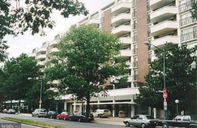 700 7th St SW Washington, DC 20024 - 700 7th St SW, Washington, DC 20024
