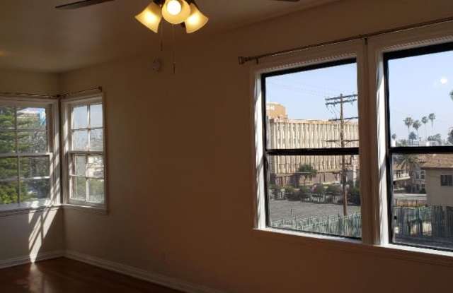 938 S Grand View St 4 Gallery 3
