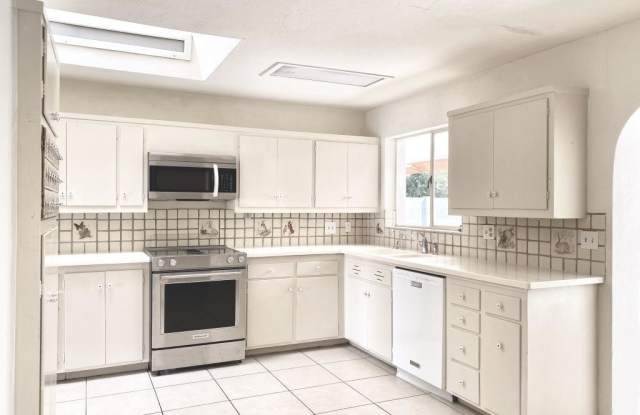 5739 E CALLE DEL PAISANO -- Gallery 3