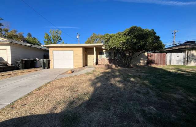 2 bed 1 bath single family home with back yard and garage space photos photos