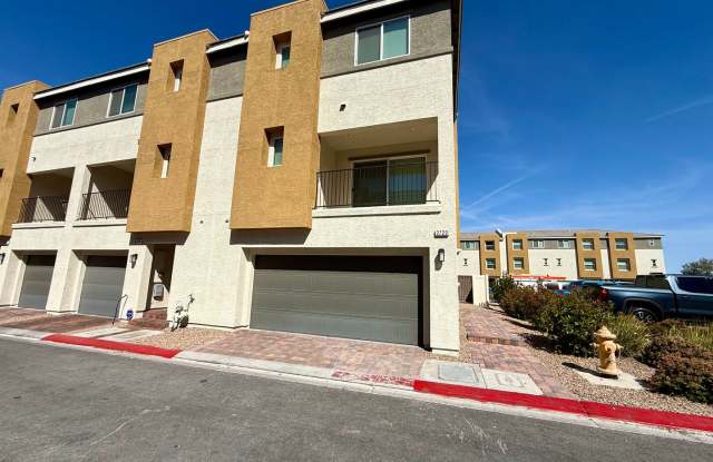 Modern Townhome Near Lone Mountain | Gated & Pool photos photos
