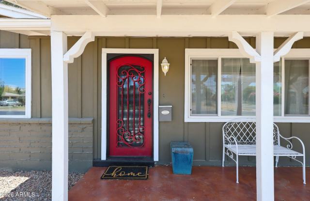 2302 W BERRIDGE Lane Gallery 3