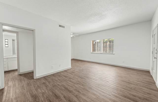 Oaks at Spring Valley photos photos