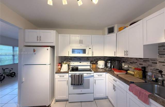 100 SW 132nd Way photos photos