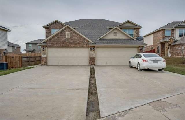 5007 Sanger Circle Drive - 5007 Sanger Circle Drive, Sanger, TX 76266