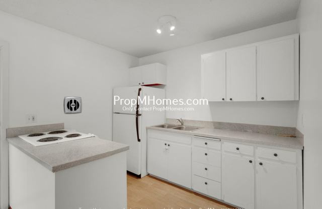 Updated Two Bedroom Unit in the Heart of Oregon City - NEW PHOTOS photos photos