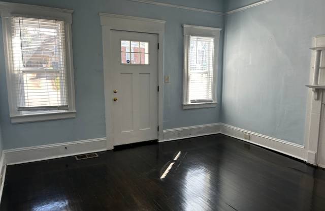 Cozy Three Bedroom Home Near Plaza Midwood! Gallery 4