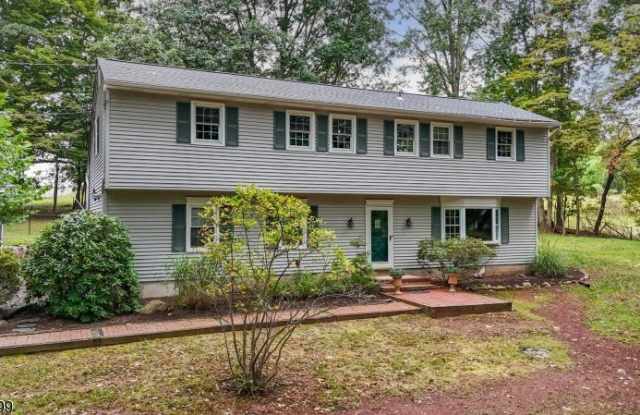 24 Sharon Ave photos photos