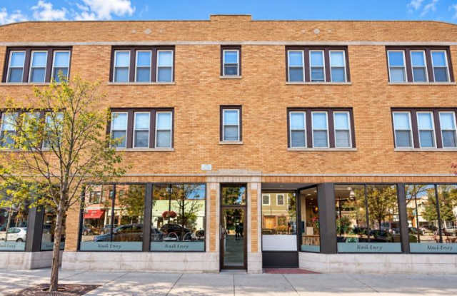 2510 N Lincoln Ave Gallery 1
