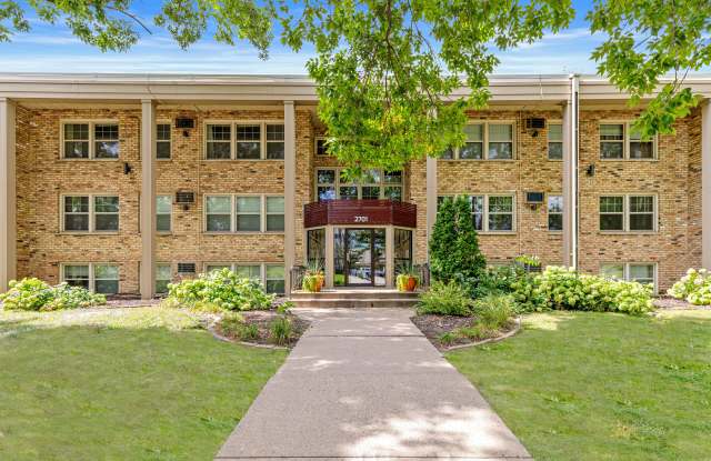 Burgundy & Hillsboro Apartments Gallery 4