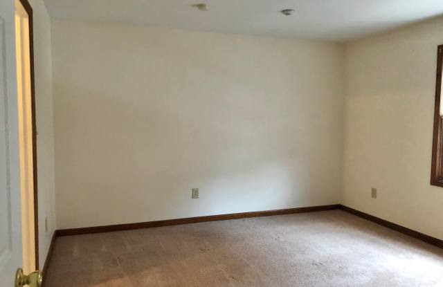 358 MAIN Street unit: 3 photos photos