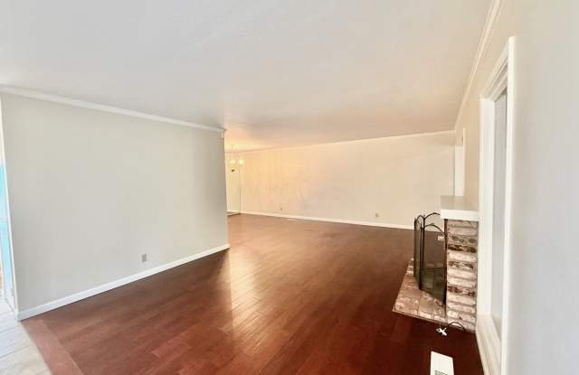 2409 Hastings Drive Gallery 2