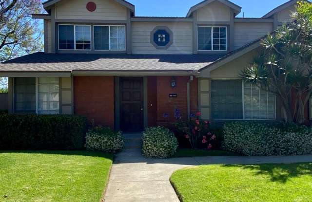 East Ventura - Three bedroom Townhome in River View Community! - 1842 Topaz Avenue, Ventura, CA 93004