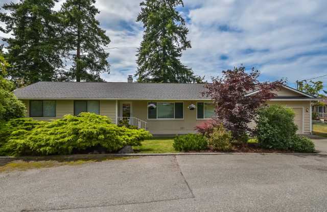 3 Bedroom 2 Bath Single Story Home - 1358 Northeast 7th Place, Oak Harbor, WA 98277