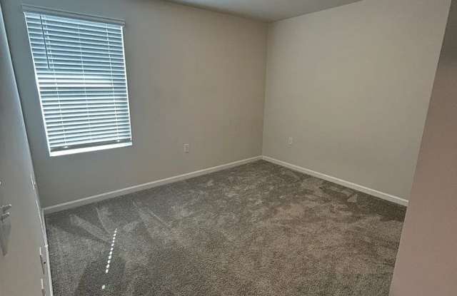 Room in 4 Bedroom Home at Collaboration Way photos photos