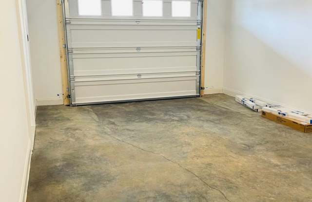 Like New Townhouse for Rent Gallery 4
