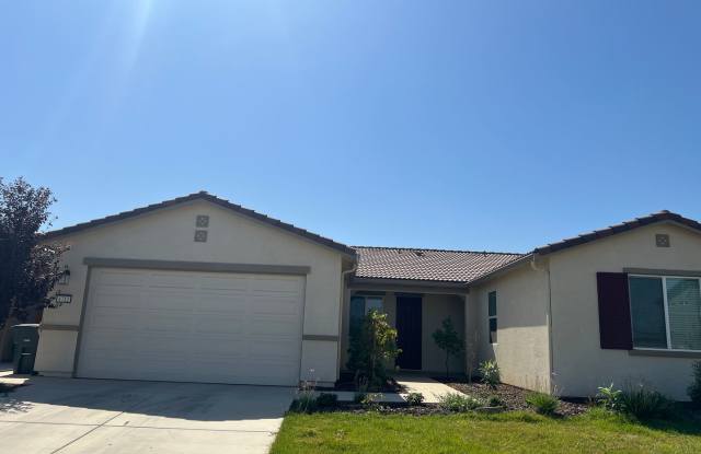 ***JUST REDUCED!!!*** 3-Bedroom, 2-Bathroom Home in a Great Clovis Location! Gallery 1