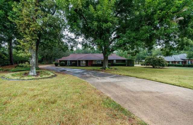 585 Crossville Road - 585 West Crossville Road, Roswell, GA 30075