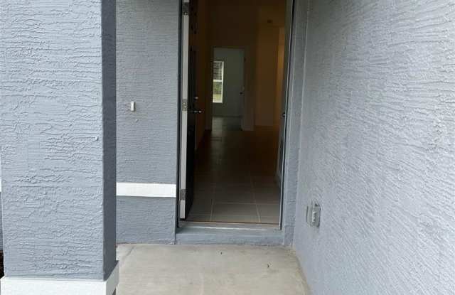 17 FRENEAU Lane Gallery 3