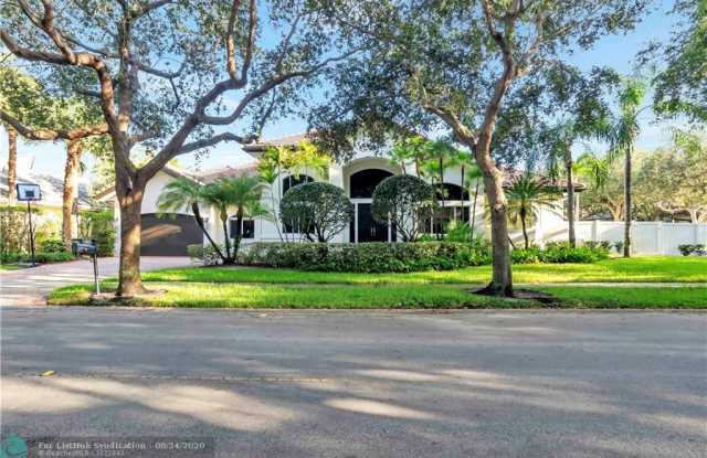 3348 Hollywood Oaks Dr - 3348 Hollywood Oaks Drive, Hollywood, FL 33312