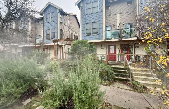 Columbia City Townhome - 3835 South Angeline Street, Seattle, WA 98118