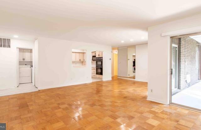 29 STONEHENGE CIR #2 Gallery 2