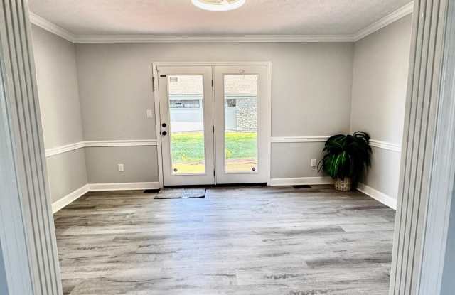 2469 English Station Drive Gallery 3
