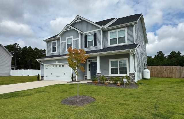 Stunning 4 Bed Home with Fenced Backyard photos photos