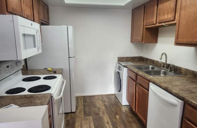 16602 N 25th Street unit: 204 photos photos