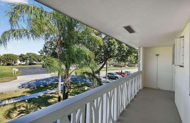 3150 Meridian Way S photos photos