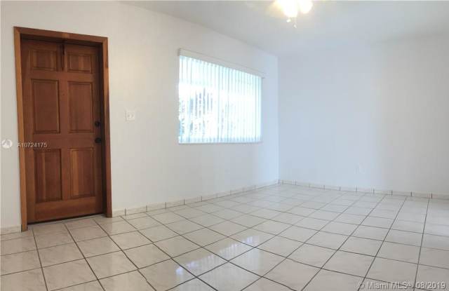 3352 SW 24 Terr Gallery 3