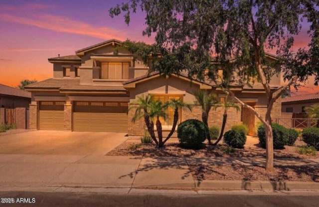 900 W MACAW Drive Gallery 4