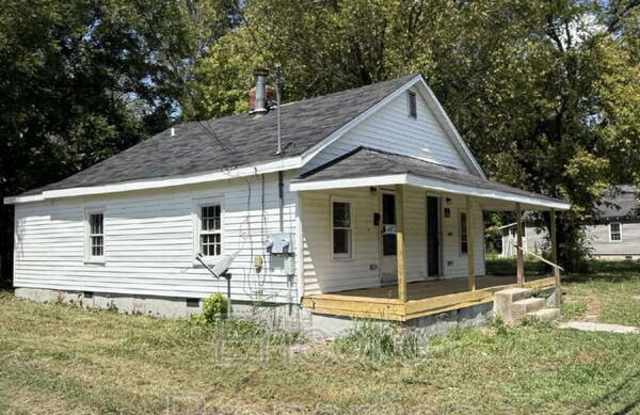 1408 Roanoke Street Gallery 1